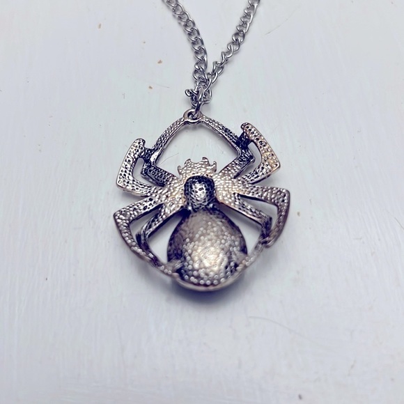 Vintage Black Widow Spider 20 inch Necklace - Picture 4 of 4